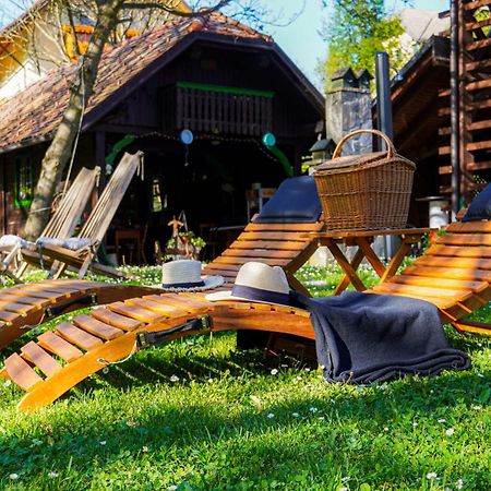 Resort Pod Orehi - Bled - Apartma & Glamping & Savna Esterno foto