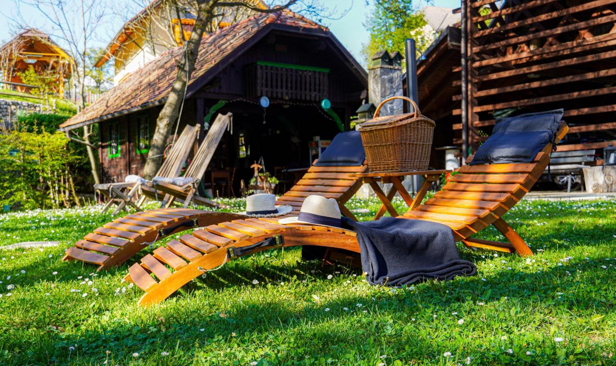 Resort Pod Orehi - Bled - Apartma & Glamping & Savna Esterno foto