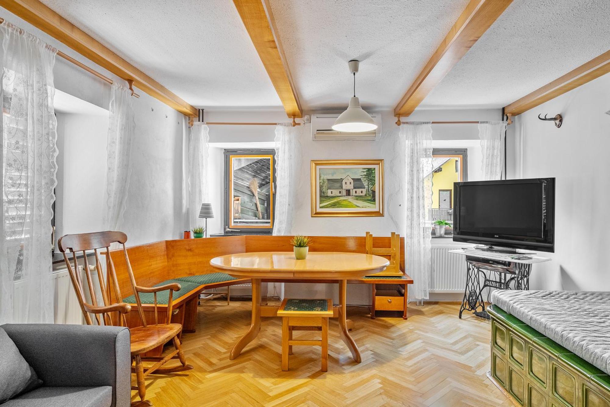 Resort Pod Orehi - Bled - Apartma & Glamping & Savna Esterno foto